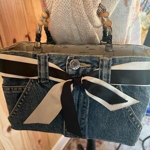 🔆🌸”Bootie Bag” Denim Jeans 👖 Handbag with Black and White Ribbon belt Accent🌸🔆